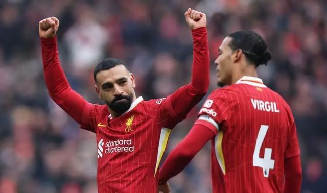 关于欧洲足坛盛行排兵布阵，教练战术博弈日渐激烈的信息