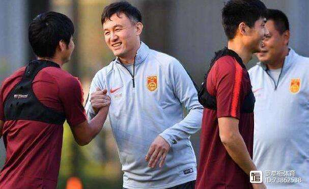 包含鲁能主帅被批评，球队表现不尽人意的词条