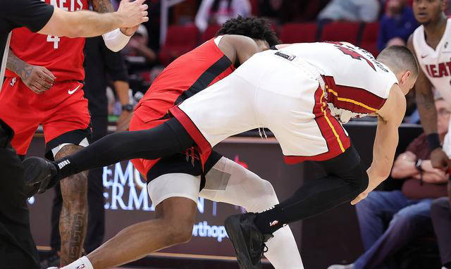 火箭队球员私底下展现集体团结 火箭队球员私底下展现集体团结